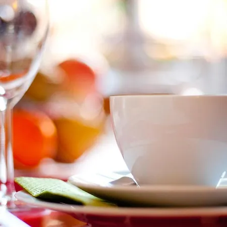 Bed and breakfast At 8 Lovaina
