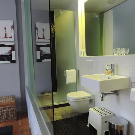 Bed & Breakfast At 8 Leuven
